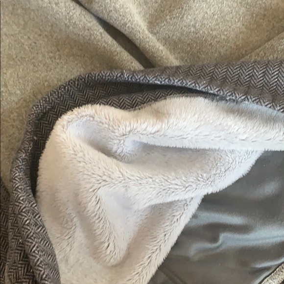 Ivivva Pullover Size 12 - Picture 3 of 3